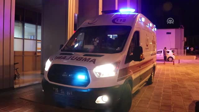 Burdur’da Otomobil Bariyere Çarptı: 9 Yaralı