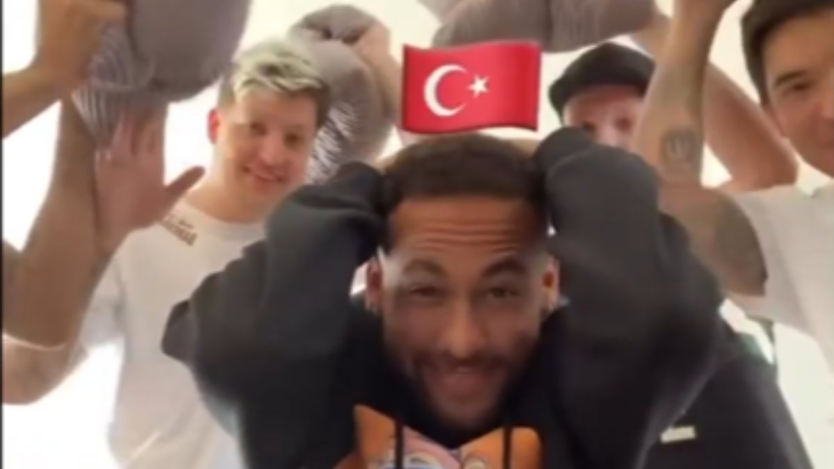 Neymar’ın Türk bayraklı paylaşımı