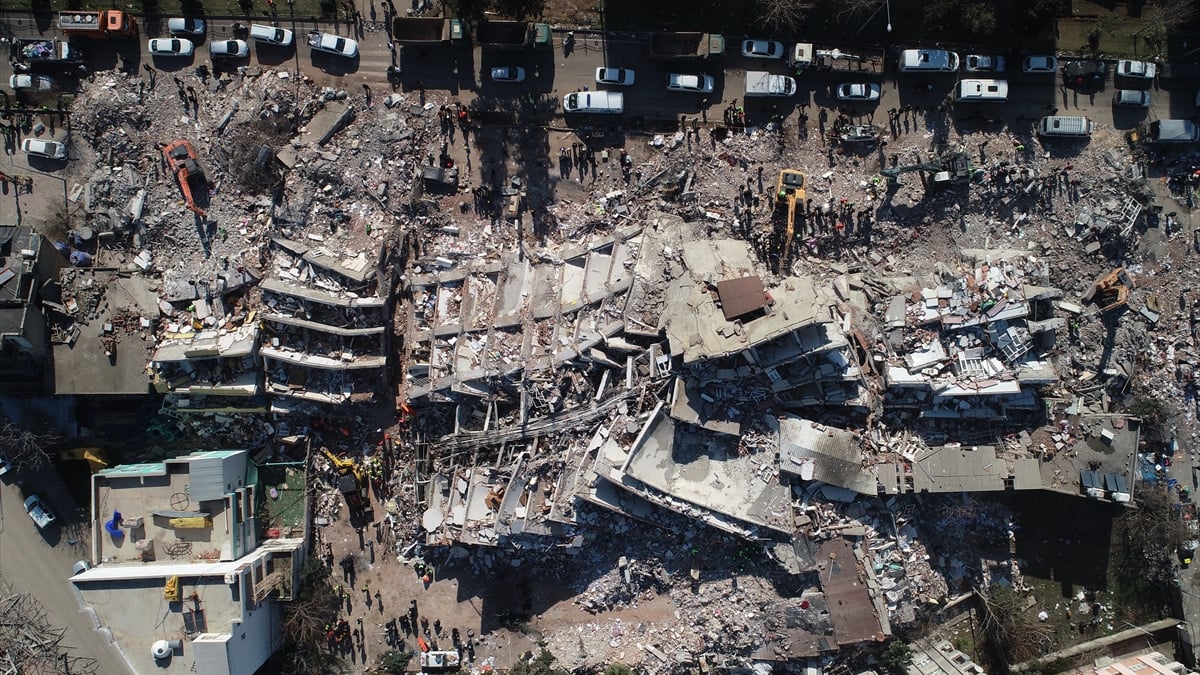 NATO, depremzedeler için Türkiye’ye barınma tesisleri gönderme kararı aldı