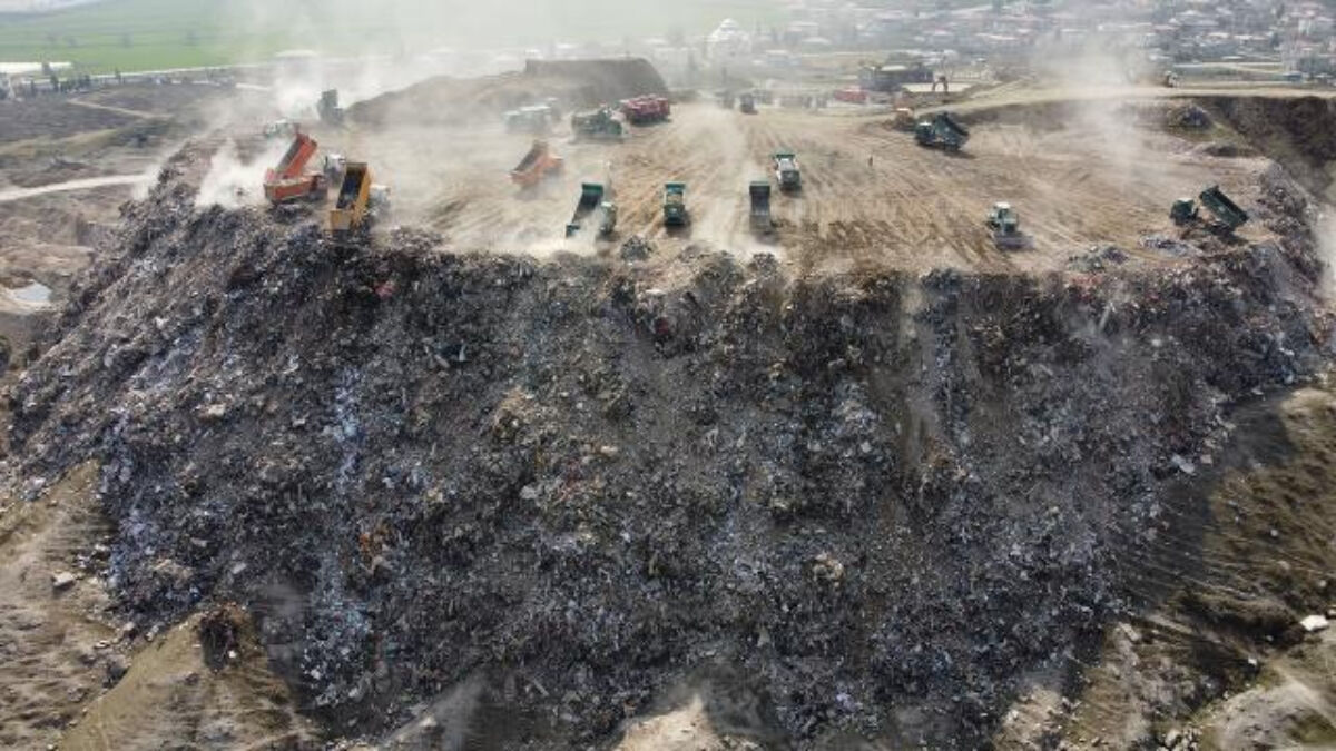 Depremin merkez üssü Kahramanmaraş’ta günde 45 bin ton enkaz kaldırılıyor