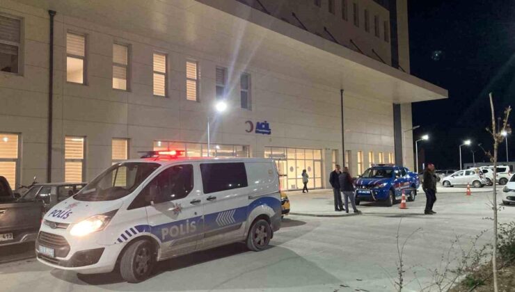 Burdur’da Genç Konutta Yemek Yaparken Bıçakla Yaralandı