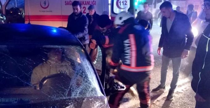 Malatya’da 2 araba çarpıştı: 1 meyyit, 5 yaralı