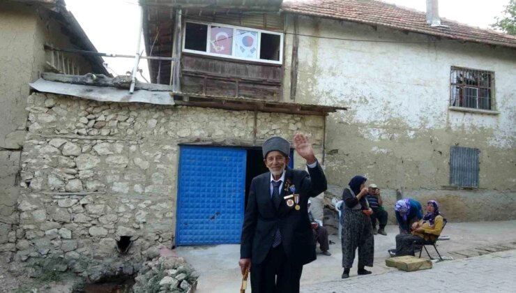 72 yıl ortadan sonra savaştığı Kore topraklarını yine gören gazi o anları anlattı