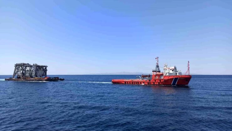 Abdülhamid Han Sondaj Gemisi’nin kulesi Filyos Limanı’na taşınıyor