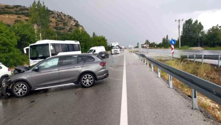 Burdur-Fethiye kara yolu Suludere mevkisinde kaza: 2’si çocuk 6 kişi yaralandı