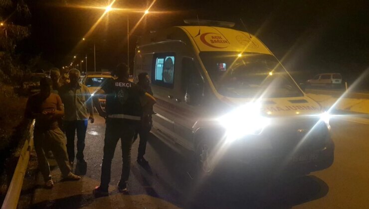 Burdur-Fethiye karayolunda araba şarampole devrildi, 4 kişi yaralandı