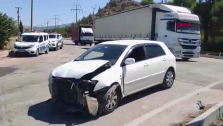 Burdur’da Kavşakta Araba Kazası: 2 Yaralı