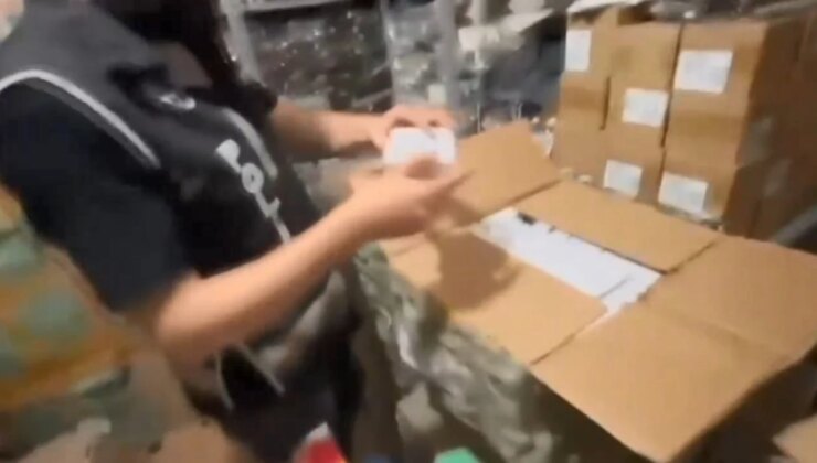 İstanbul’da Kaçak Cep Telefonu Aksesuarları Operasyonu