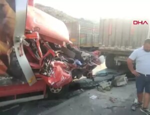 Kamyonetin mıcır yüklü kamyona çarptığı kazada 1 kişi hayatını kaybetti