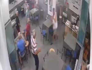 Manisa’da Kahvehanede İş Yeri İşletmecisi Bıçaklandı