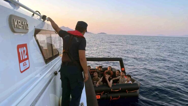 Muğla’da Yunanistan Kıyı Güvenlik Ögeleri Tarafından Türk Karasularına İtildi