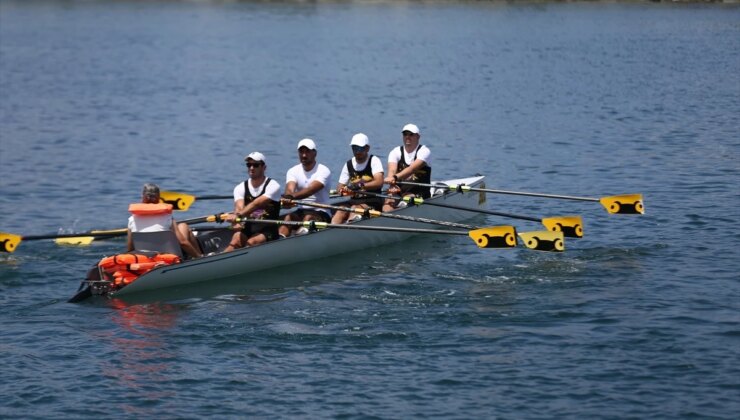 Rize’de Türkiye Deniz Küreği Şampiyonası Tamamlandı