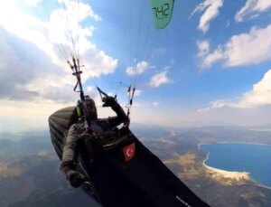Yamaç Paraşütü Dünya Kupası’nda atletler 121 kilometre uçarak Burdur’a iniş yaptı