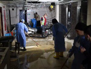 Araklı Hastanesi’nde Taşkın Çalışmaları Devam Ediyor