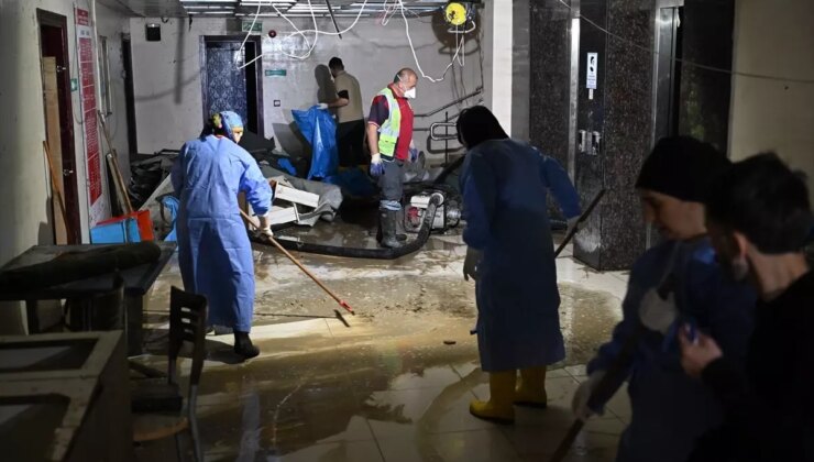 Araklı Hastanesi’nde Taşkın Çalışmaları Devam Ediyor