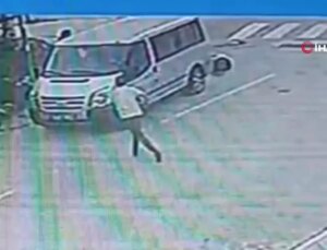 Burdur’da iş yeri önünde baba oğula tüfekli hücum kamerada: 1 meyyit, 1 ağır yaralı