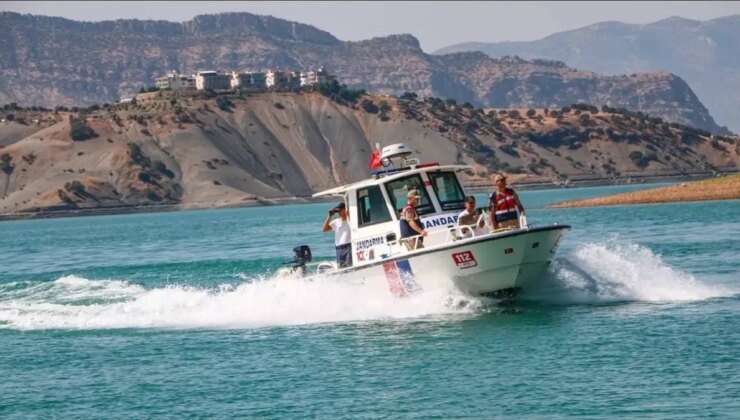 Siirt’te baraj havzasında yük ve yolcu teknelerinde kontrol yapıldı
