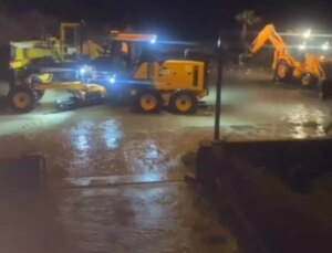 Cide’de Fırtına ve Dalgalar Ziyan Verdi