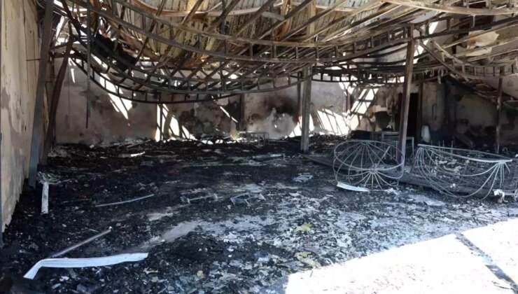 Hatay’da Sanayi Sitesinde Yangın: 6 İş Yeri Ziyan Gördü