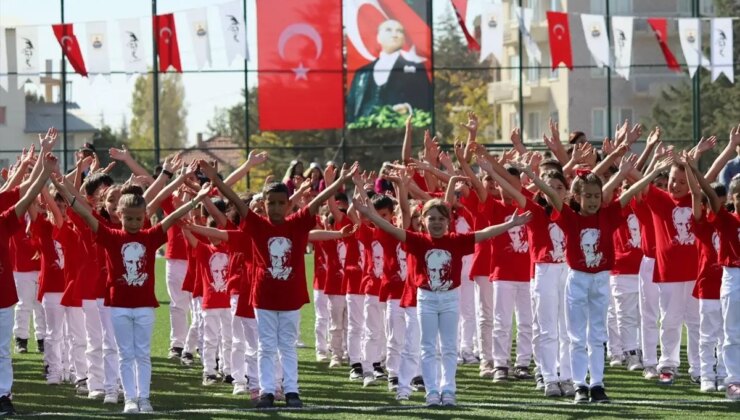 Karamanlı’da 29 Ekim Cumhuriyet Bayramı Merasimi Düzenlendi