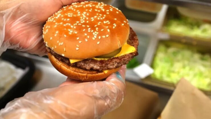 McDonald’s’ta hamburger yiyen 49 bireye ölümcül bakteri bulaştı, satışlar durduruldu