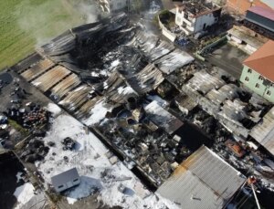 Serdivan’da Kauçuk Fabrikası Yangını