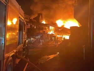 Serdivan’da Kauçuk Fabrikası Yangını