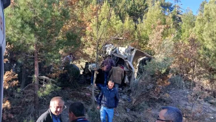 Burdur’da Freni Patlayan Kamyon Uçuruma Uçtu, Şoför Ağır Yaralı