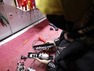 Aslı Badem Çala: Bayan Beyaz Eşya Tamircisi