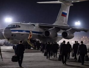 Bomba sav: Rus kargo uçağı indi, onlarca İranlı diplomat ülkeyi terk etti