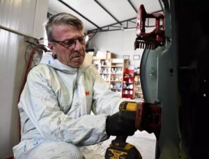 Klasik Arabaları Onarımla Hayata Döndürüyor