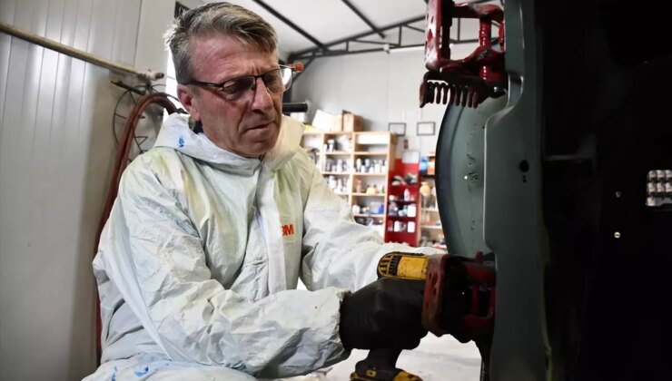 Klasik Arabaları Onarımla Hayata Döndürüyor