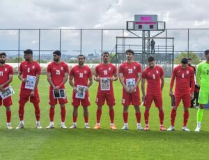 İran Ulusal Ekibi’nden Manalı Hareket