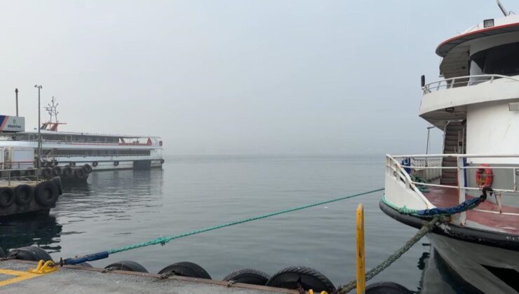İstanbul’da Ağır Sis, Gemi Trafiği Askıya Alındı