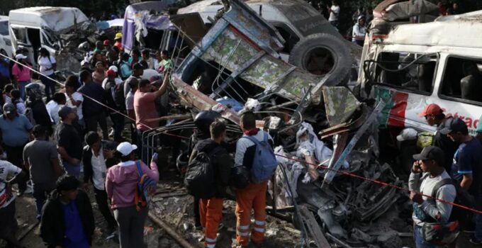 Kolombiya’da bombalı atakta 14 kişi öldü, 38 kişi yaralandı