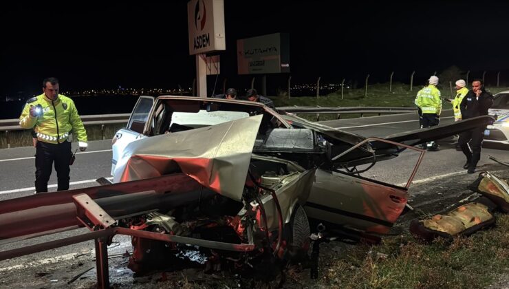 Kütahya’da Bariyere Çarpan Araçta Şoför Ağır Yaralandı