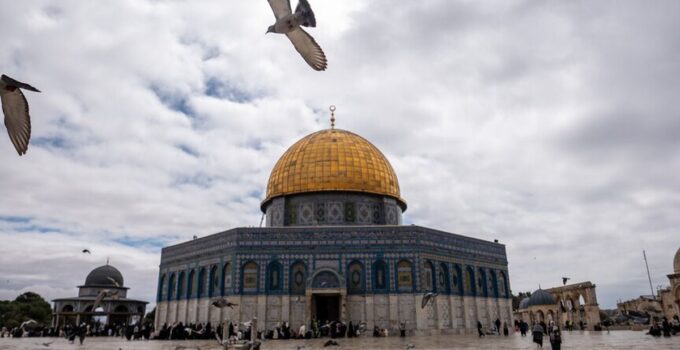 Mescid-i Aksa, 41 Gün Sonra İbadete Açıldı