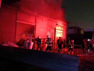 Şanlıurfa’da Hurdacı Dükkanında Yangın