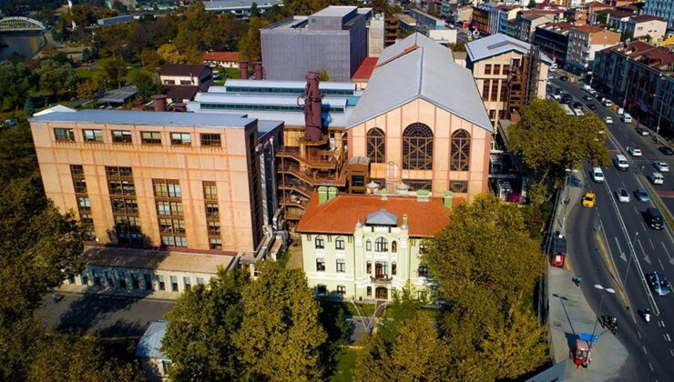 İstanbul Bilgi Üniversitesi, Cumhurbaşkanlığı kararıyla kapatıldı.