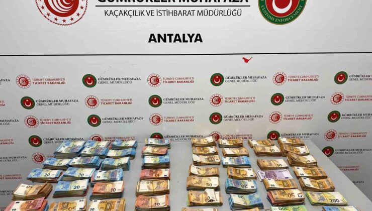 Bebek Bezlerinde 20 Milyon Lira Kaçak Para Ele Geçirildi