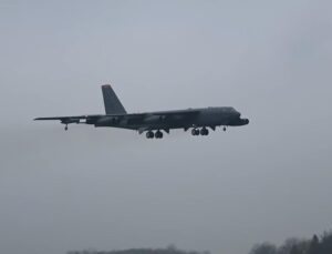 ABD’nin B-52 filosu İran görüşmeleri sürerken İngiltere’den ayrıldı