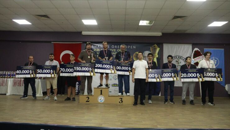 Burhaniye’de satranç turnuvası sona erdi